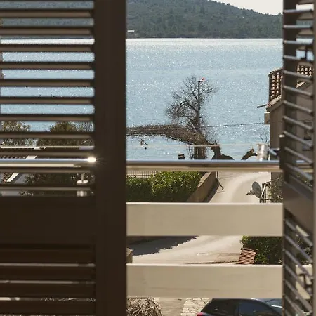 Starine Apartment *