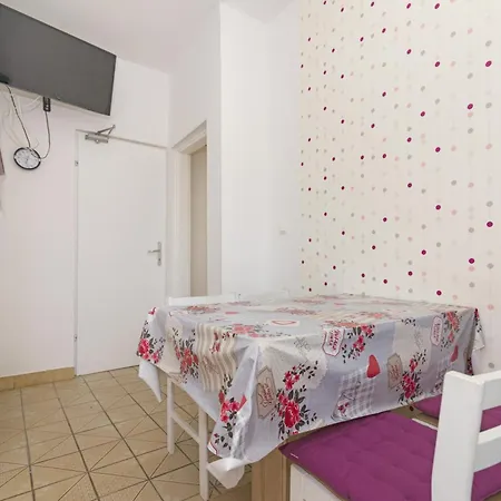 Apartment Starine